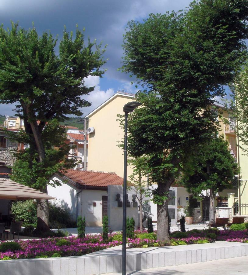 Apartments Nik Selce Exterior foto